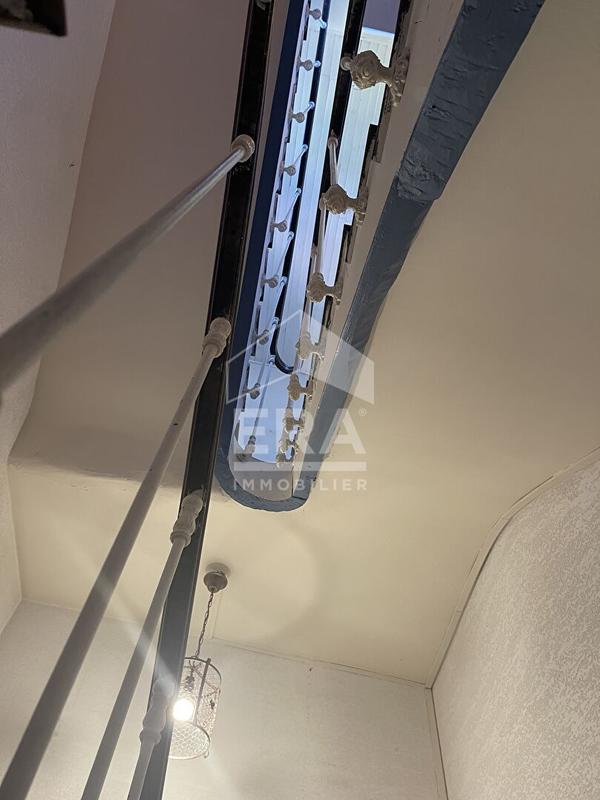 Maison - 261 m² - 7 pièces