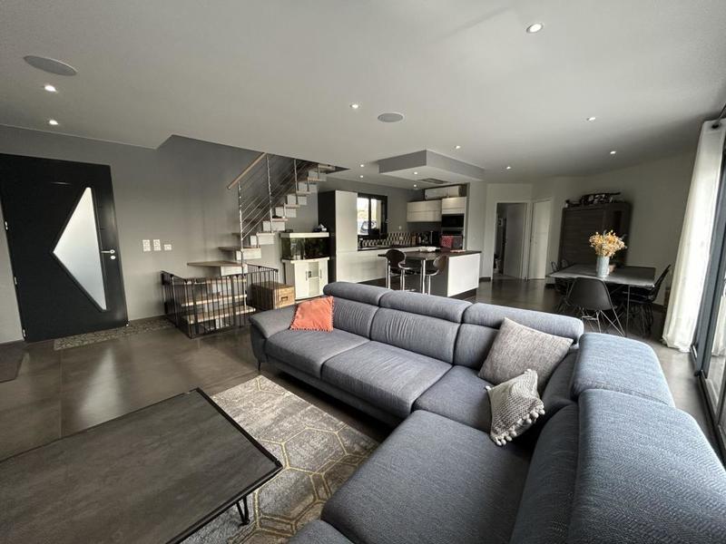 Maison - 160 m² - 6 pièces