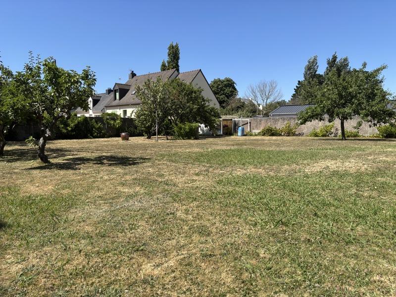 Terrain constructible - 599 m²