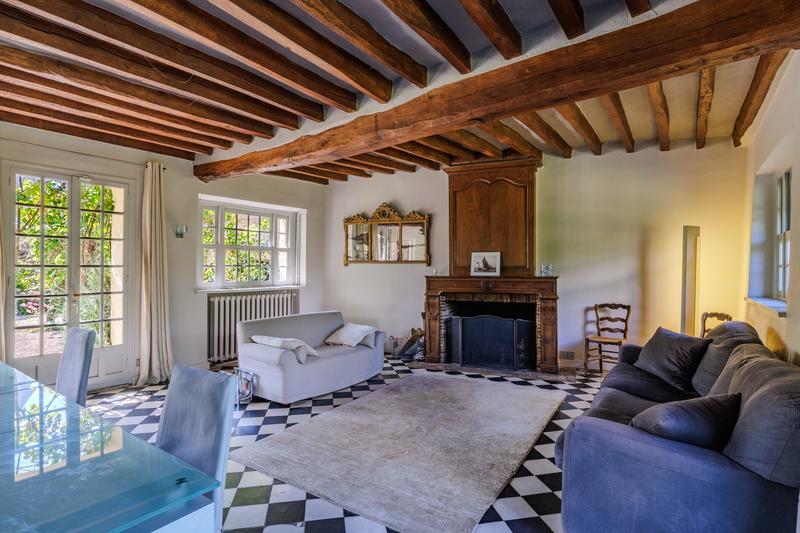 Maison - 453 m² - 7 pièces