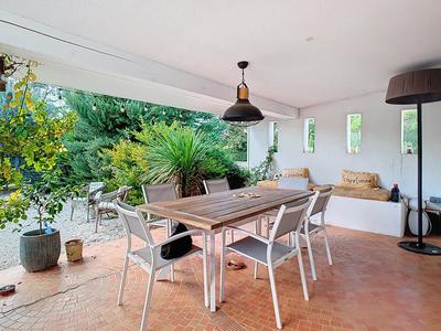 Maison - 267 m² - 8 pièces