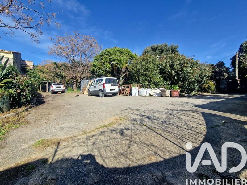 Maison - 300 m² - 9 pièces