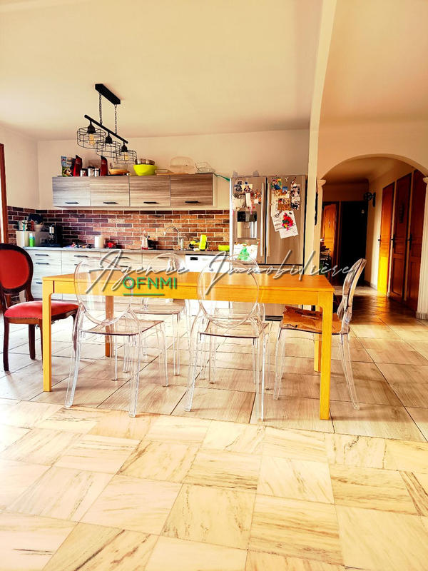 Maison de village - 280 m² - 8 pièces