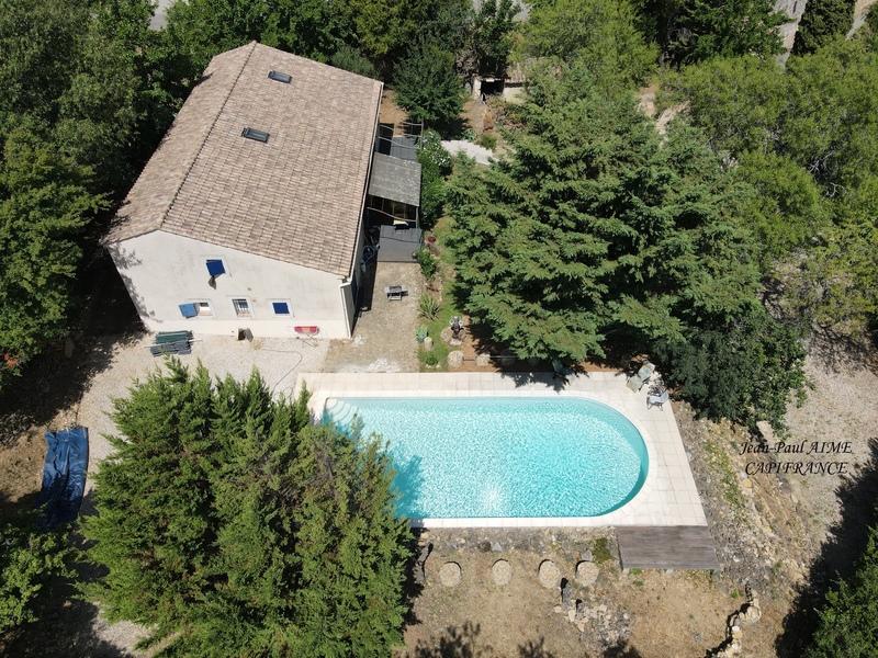 Maison - 200 m² - 7 pièces