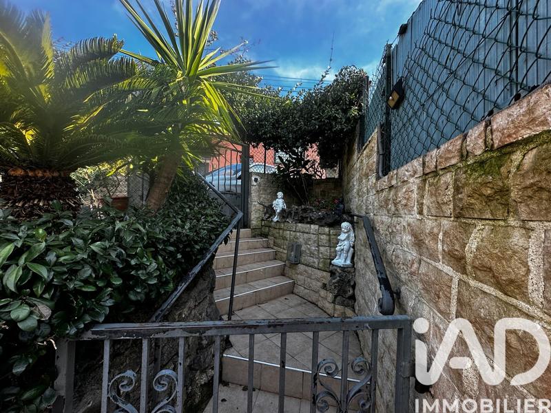 Maison - 93 m² - 4 pièces