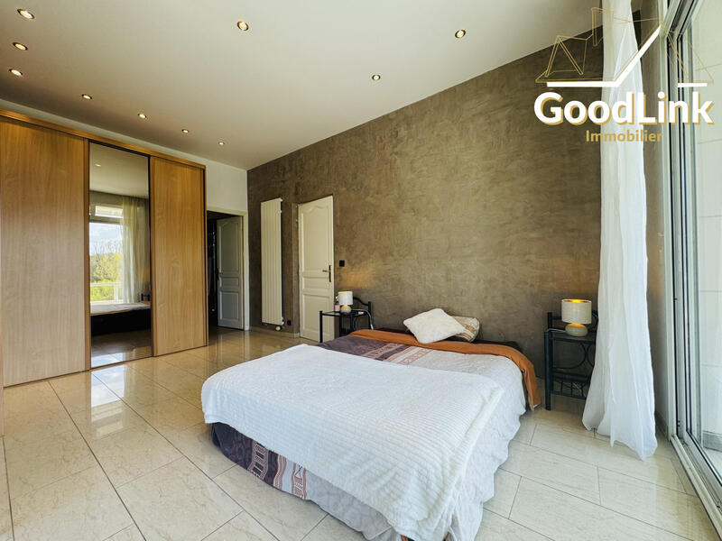 Maison - 188 m² - 6 pièces