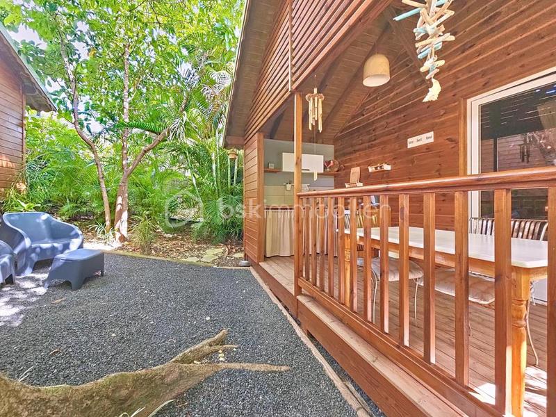 Propriété - 211 m² - 9 pièces