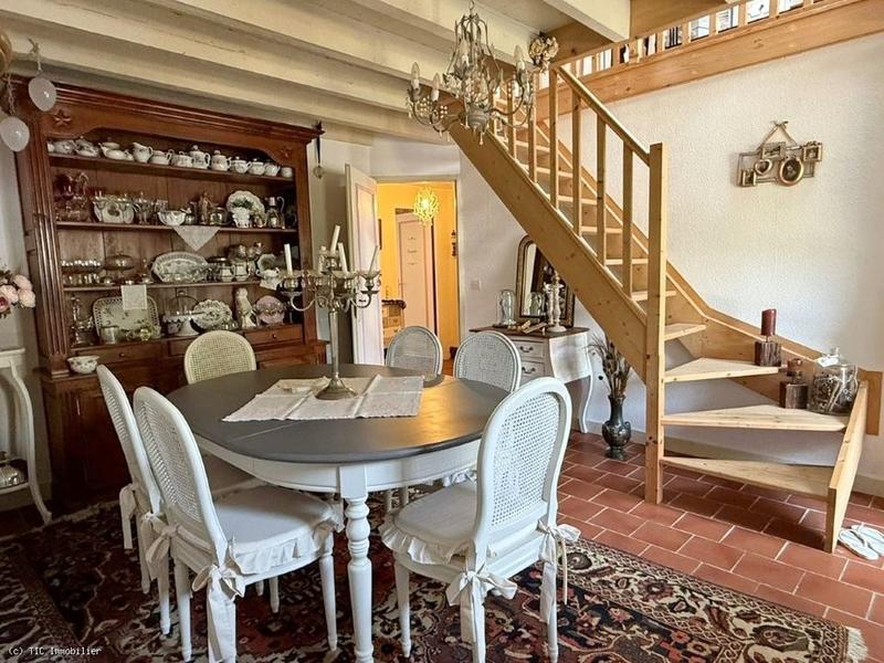 Maison en pierre - 228 m² - 7 pièces