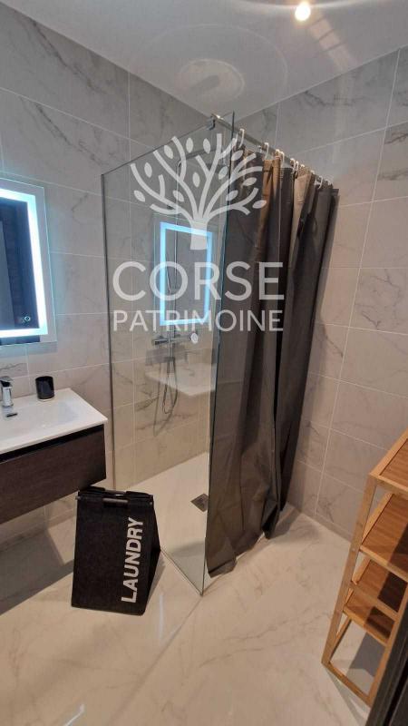 Appartement - 93 m² - 4 pièces