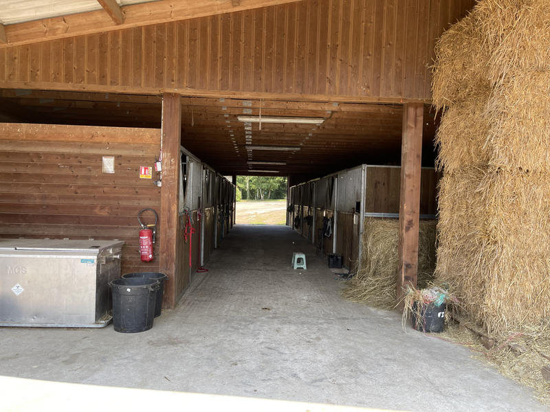 Propriété - 530 m² - 25 pièces