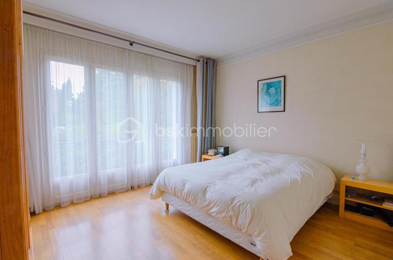 Maison traditionnelle - 222 m² - 6 pièces