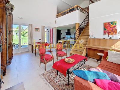 Maison - 182 m² - 7 pièces