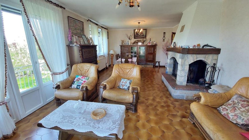 Maison - 188 m² - 10 pièces