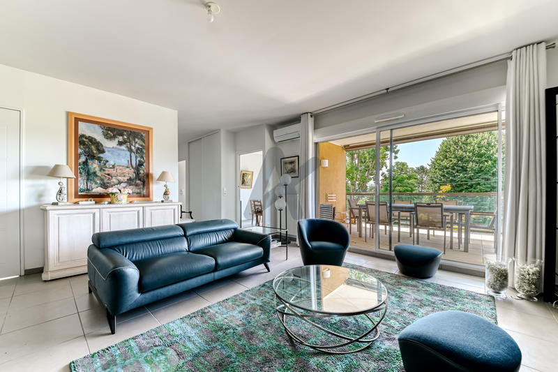 Appartement - 93 m² - 4 pièces