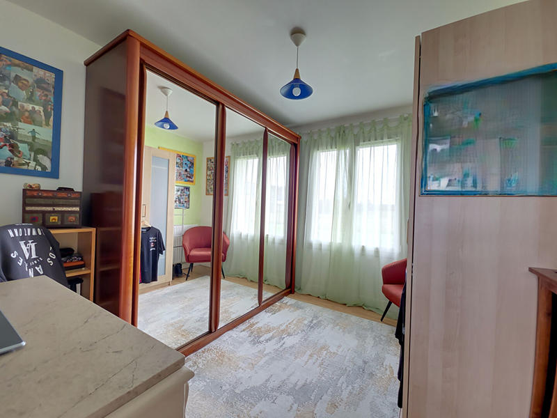 Maison - 92 m² - 6 pièces