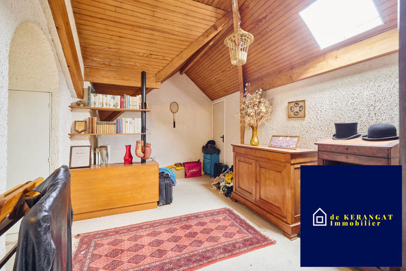 Maison traditionnelle - 230 m² - 8 pièces