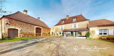 Maison - 196 m² - 8 pièces