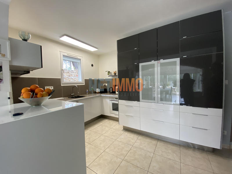 Villa - 281 m² - 12 pièces