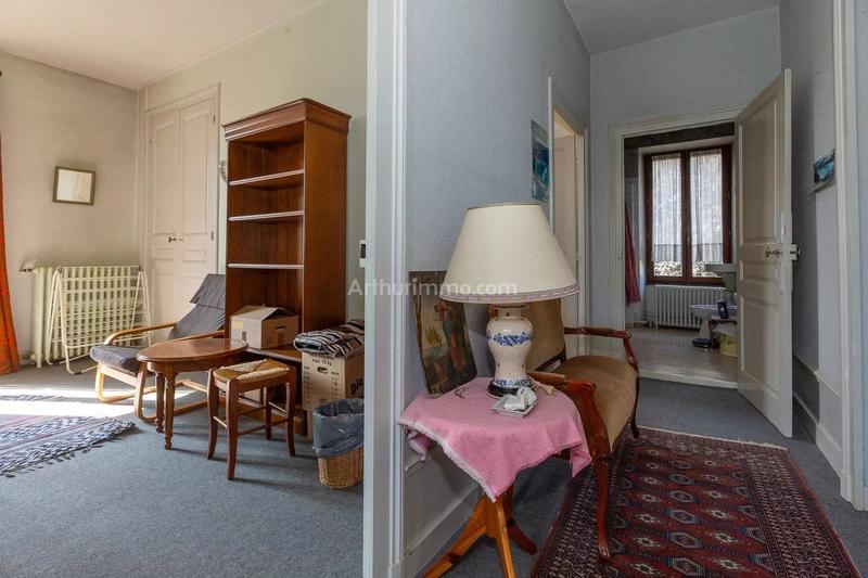 Maison - 210 m² - 8 pièces