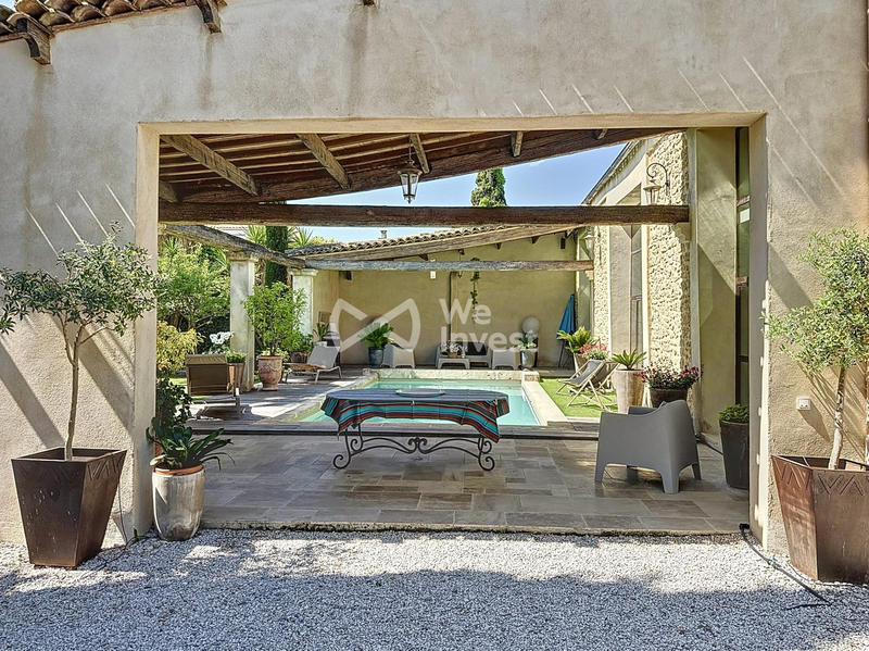 Maison - 220 m² - 8 pièces