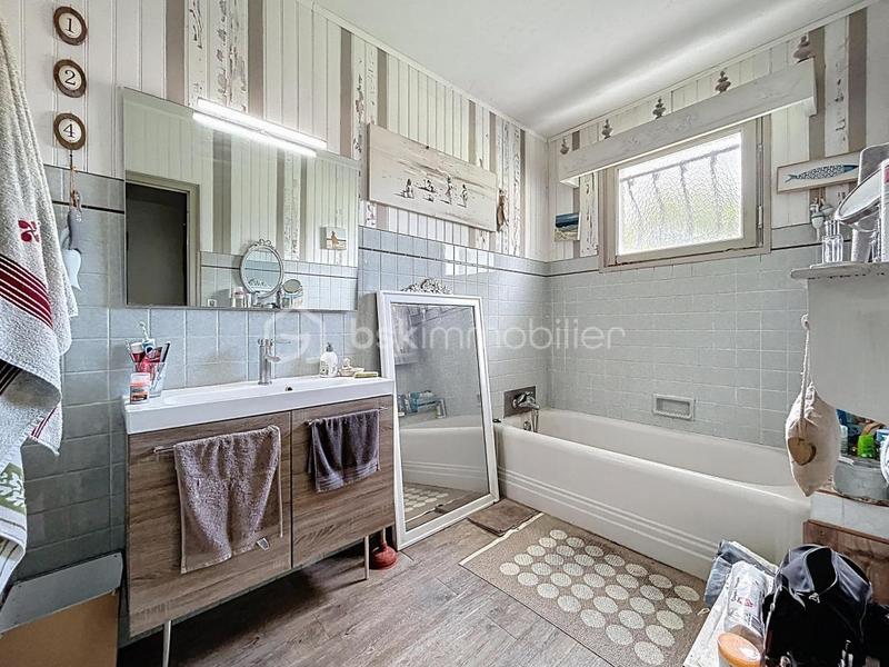 Maison - 200 m² - 8 pièces