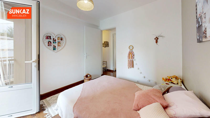 Appartement - 95 m² - 4 pièces