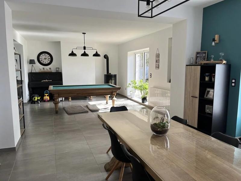 Propriété - 191 m² - 6 pièces