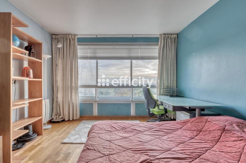 Appartement - 144 m² - 7 pièces