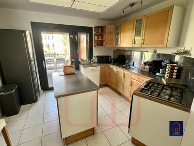 Maison - 93 m² - 5 pièces