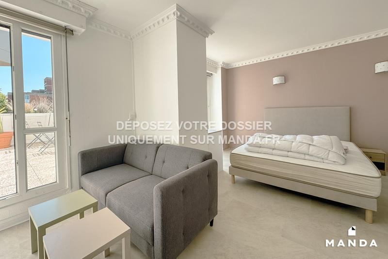Chambre - 25 m² - 6 pièces