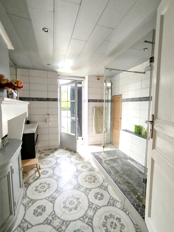 Maison - 284 m² - 10 pièces