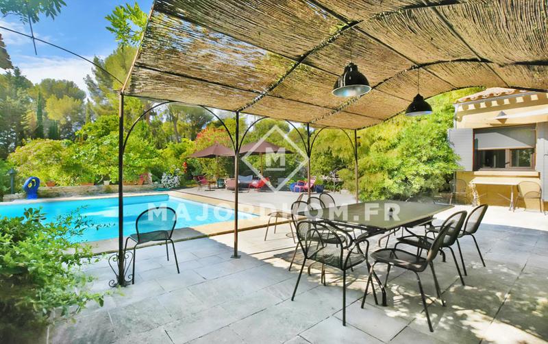 Maison - 215 m² - 7 pièces