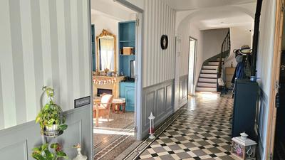 Maison - 378 m² - 7 pièces