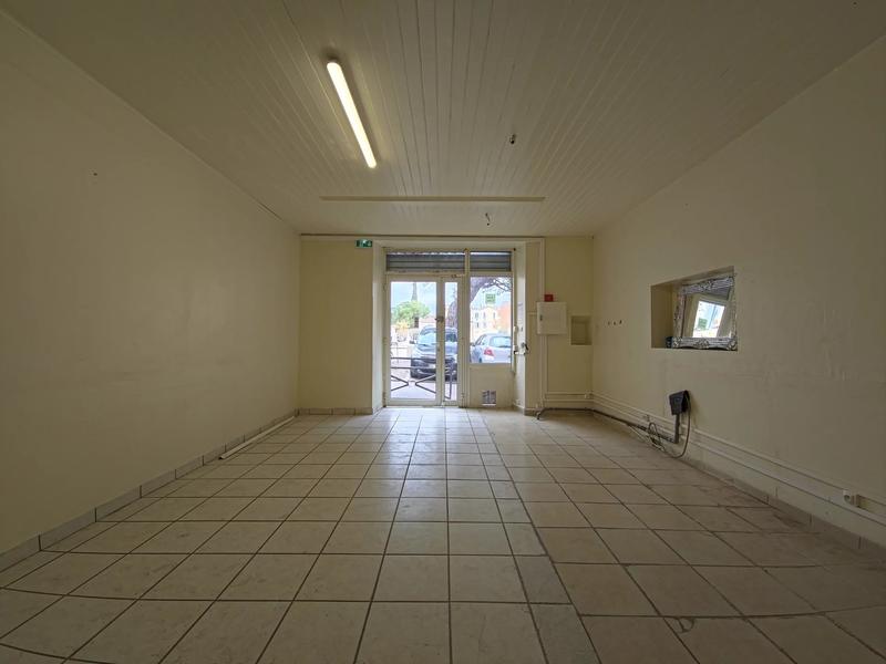 Local commercial - 47 m² - 2 pièces
