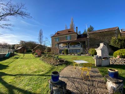 Maison de village - 110 m² - 4 pièces