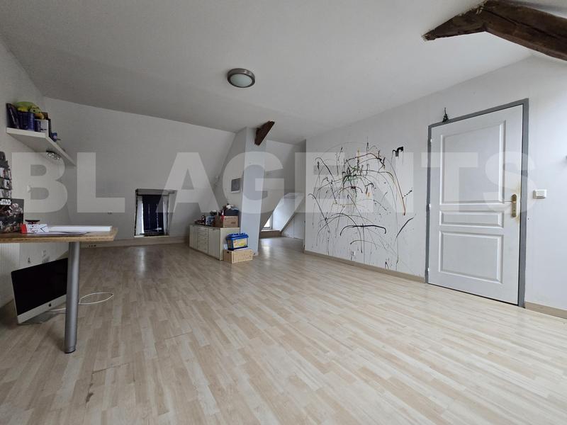 Maison - 260 m² - 10 pièces