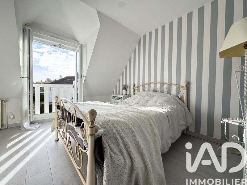 Maison - 232 m² - 8 pièces