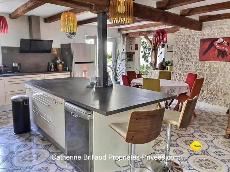 Maison - 290 m² - 8 pièces