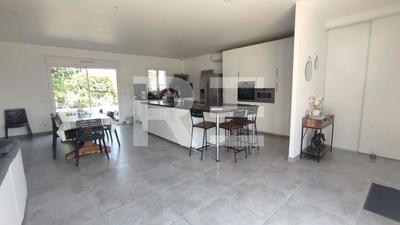 Villa - 180 m² - 7 pièces