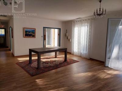 Maison - 158 m² - 9 pièces