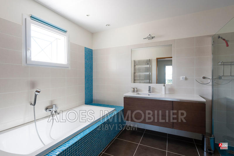 Maison - 194 m² - 5 pièces