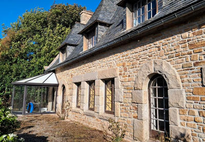 Maison - 403 m² - 12 pièces