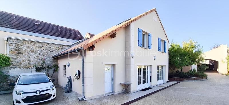 Demeure - 268 m² - 9 pièces