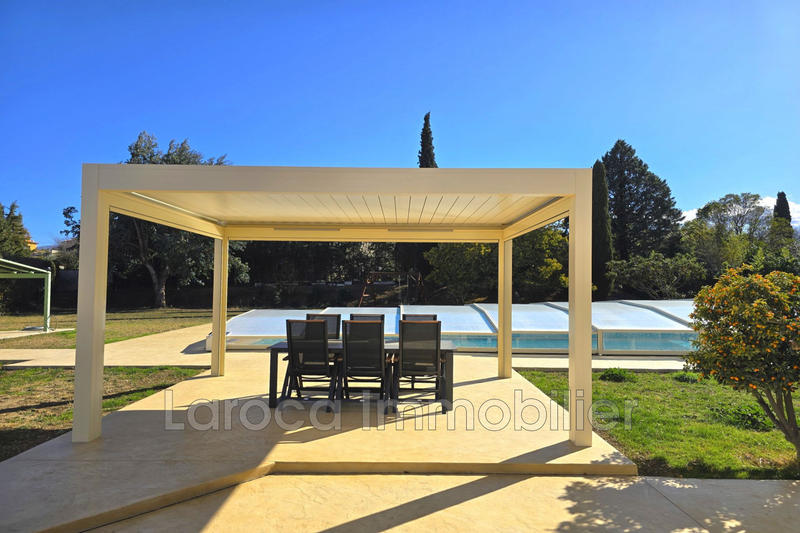 Villa - 176 m² - 6 pièces