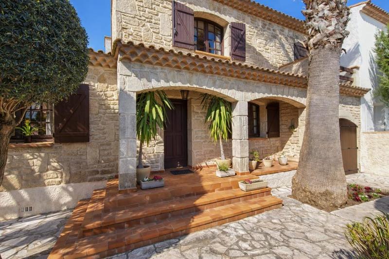 Maison ancienne - 175 m² - 6 pièces