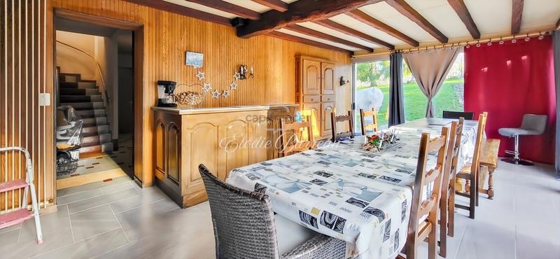 Maison - 225 m² - 10 pièces