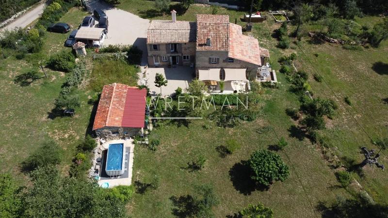 Villa - 168 m² - 6 pièces