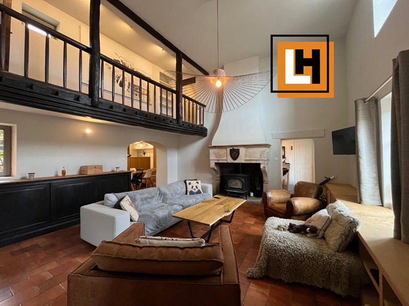 Maison - 317 m² - 7 pièces