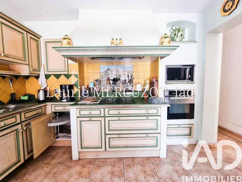 Maison - 218 m² - 8 pièces