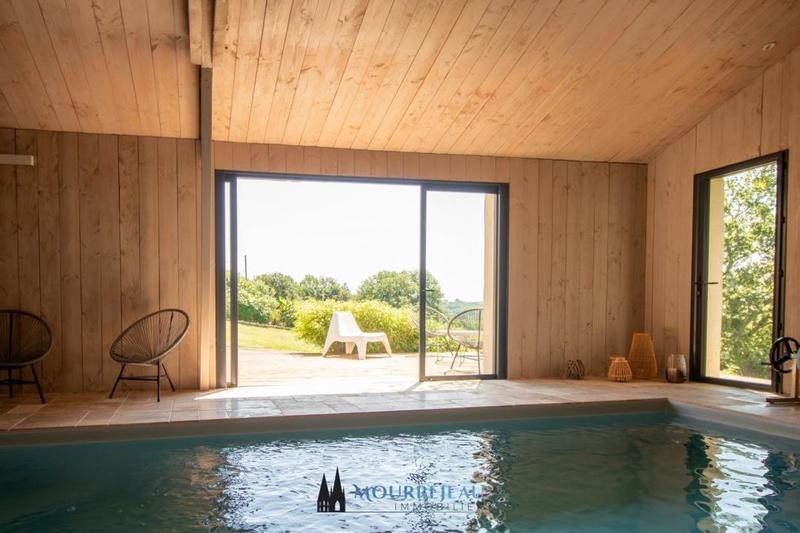 Maison - 440 m² - 12 pièces